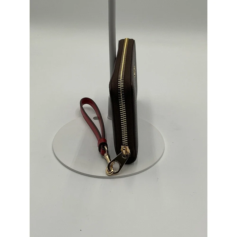 Coach signature long